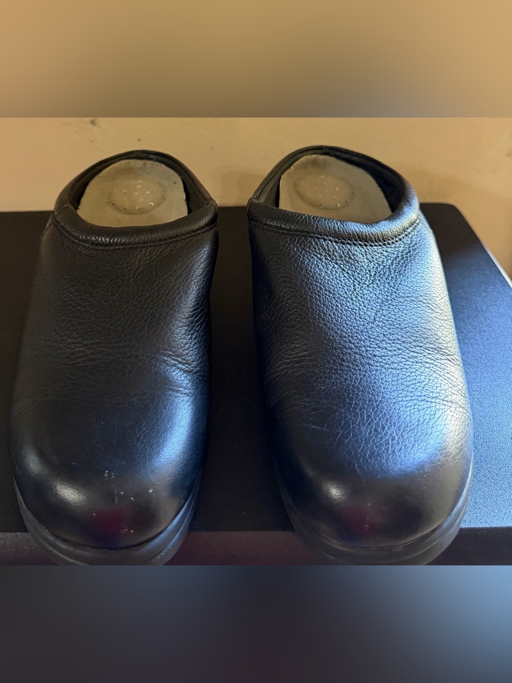 Vintage Cobbie Cuddlers Classic Black Leather Slip-On Clog Mule